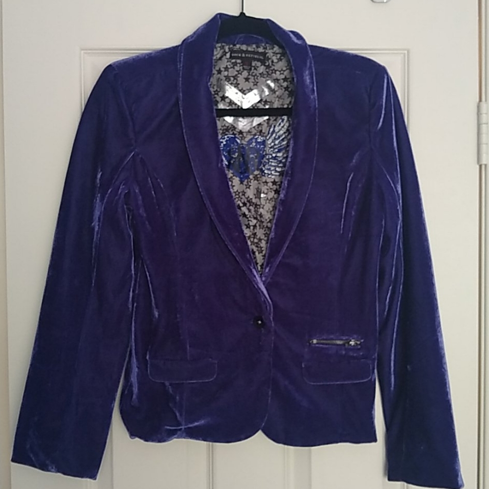 Classy and Sexy Velvet Blazer